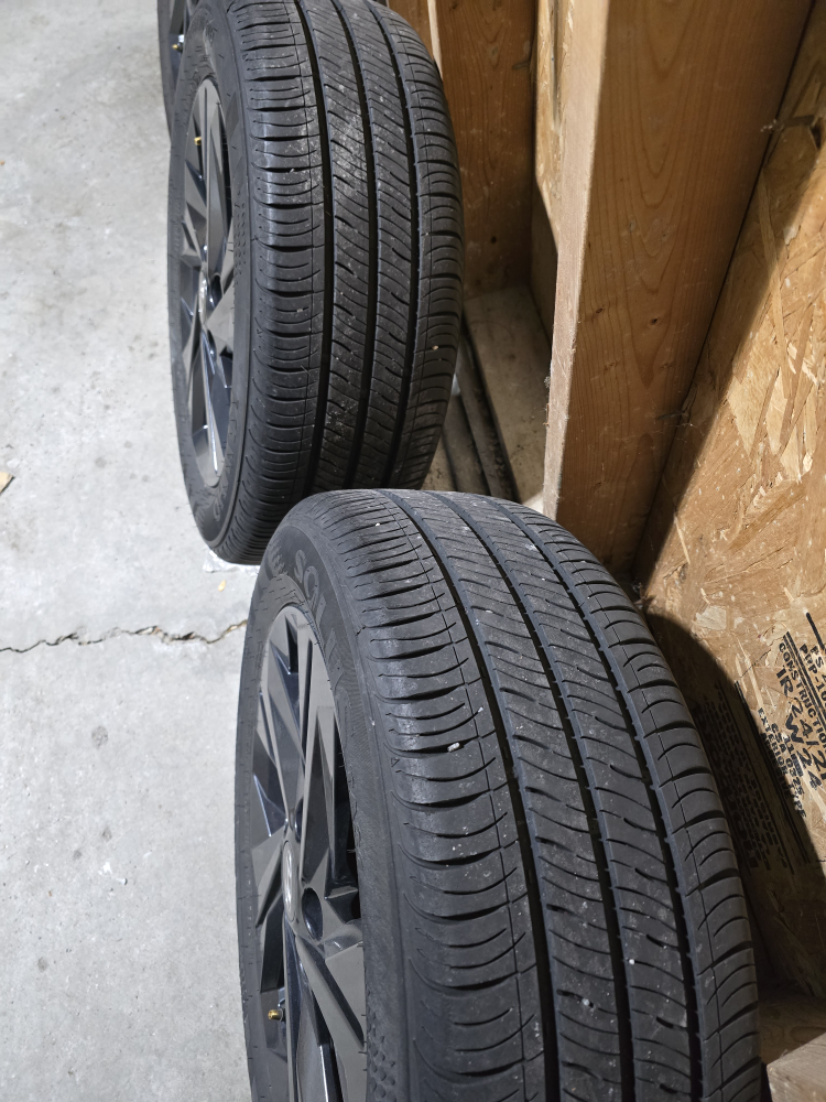Set of 4 Hyundai 16'' Alloy Wheels with Tires - photo 5