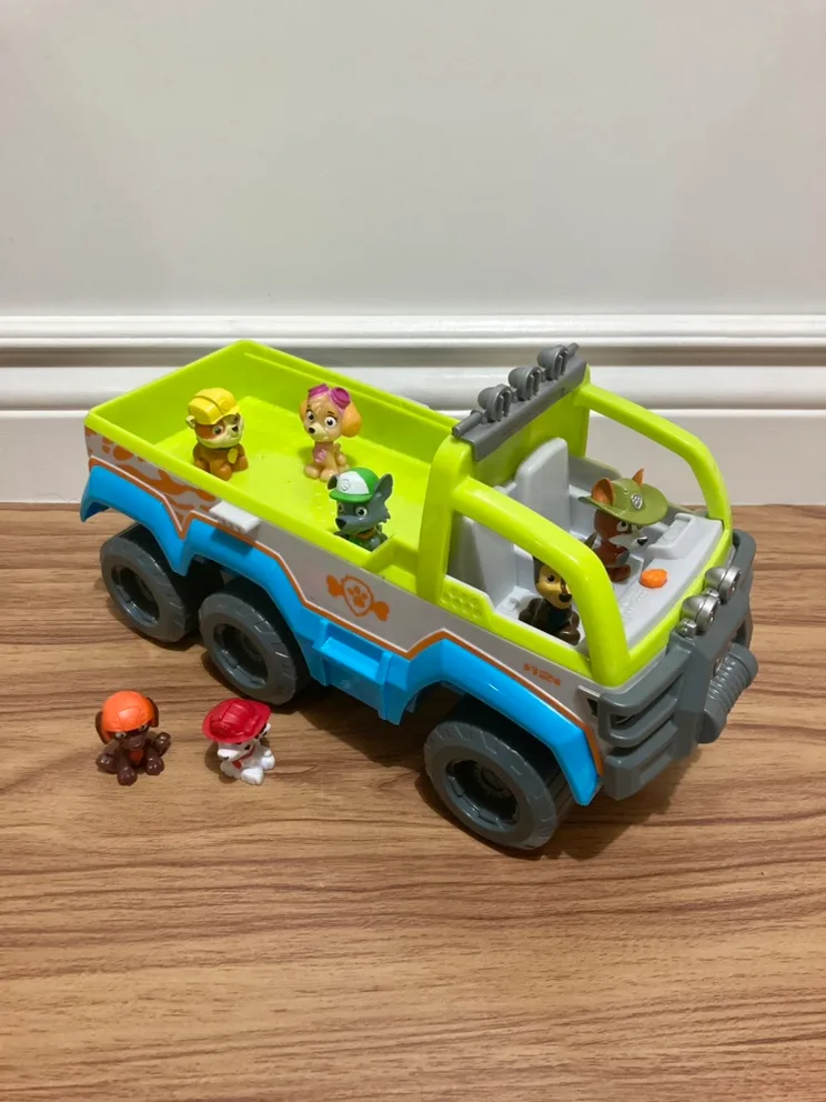 Paw Patrol jungle terrain truck & figures image indicator(2)