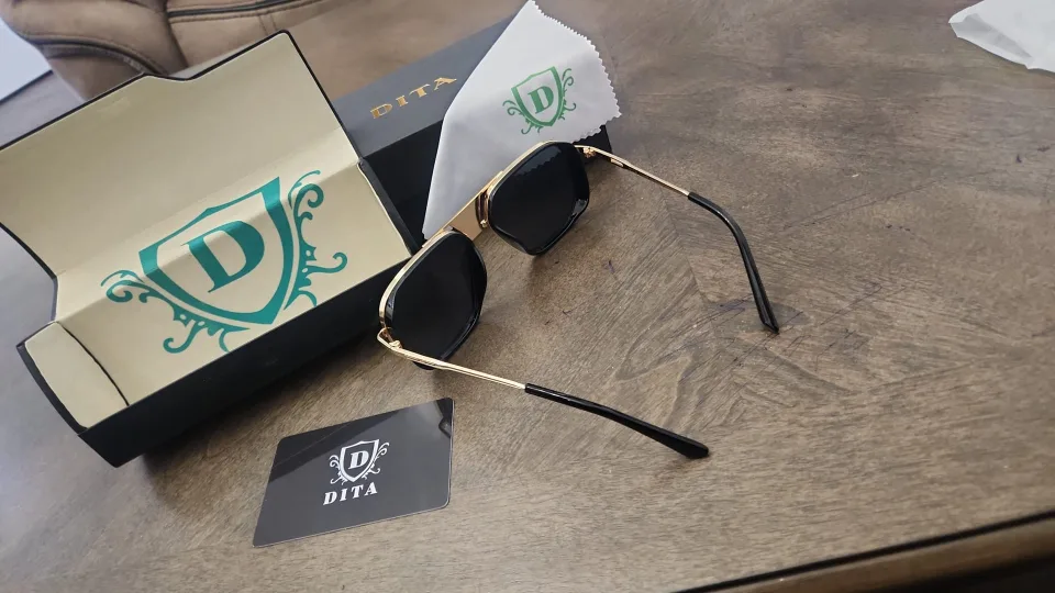 MAN'S SUNGLASSES image indicator(2)