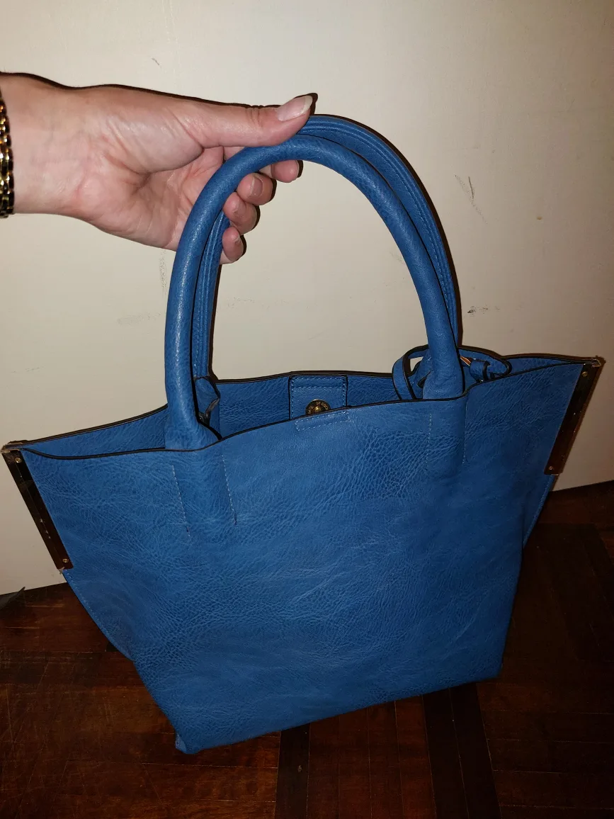 Blue Faux Leather Tote Bag with Matching Wristlet NEW image indicator(7)