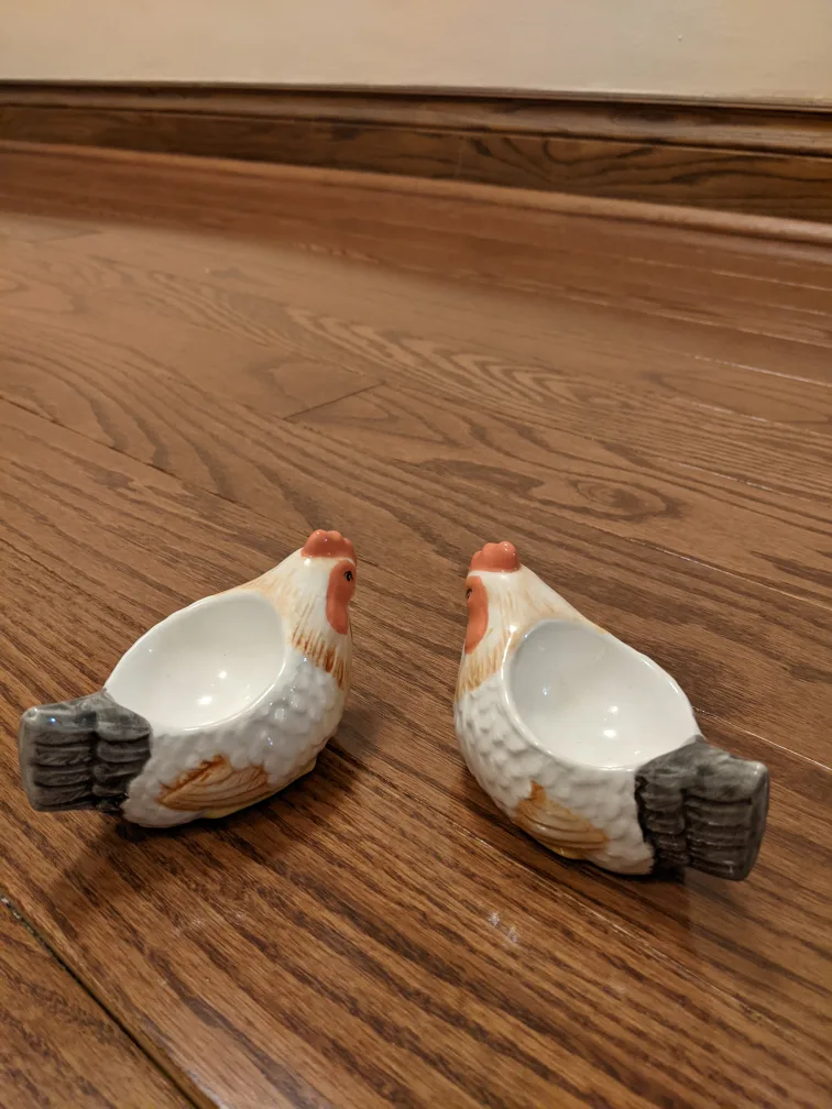 Set of 2 Ceramic Chicken Egg Cups #ThriftyPicks image indicator(4)