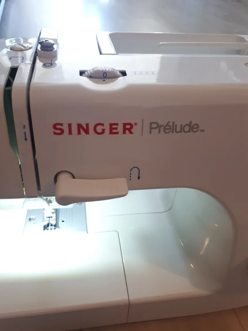 Singer Prelude Sewing Machine image indicator(2)
