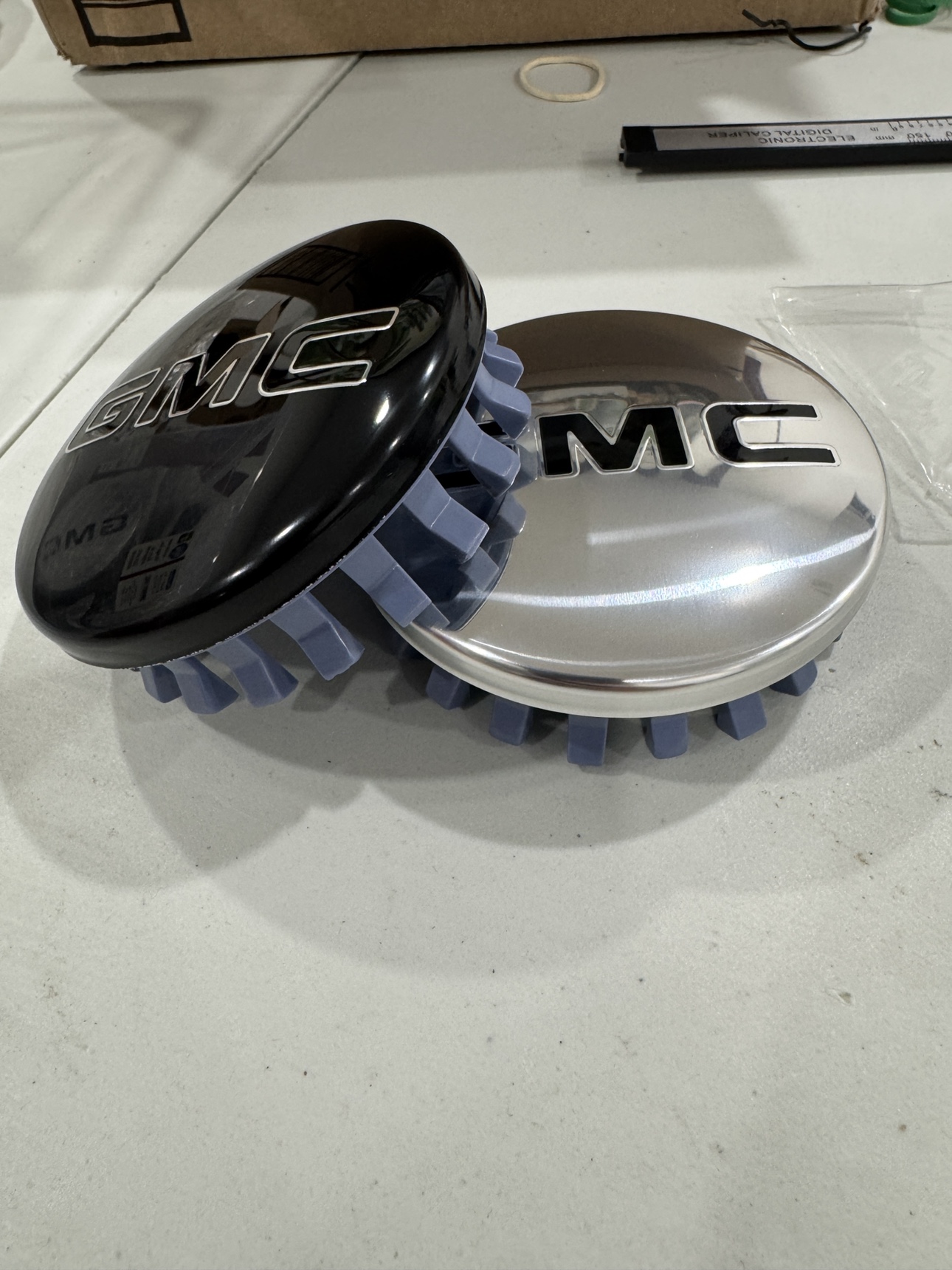 GMC Chevrolet Wheel Center Caps - photo 2