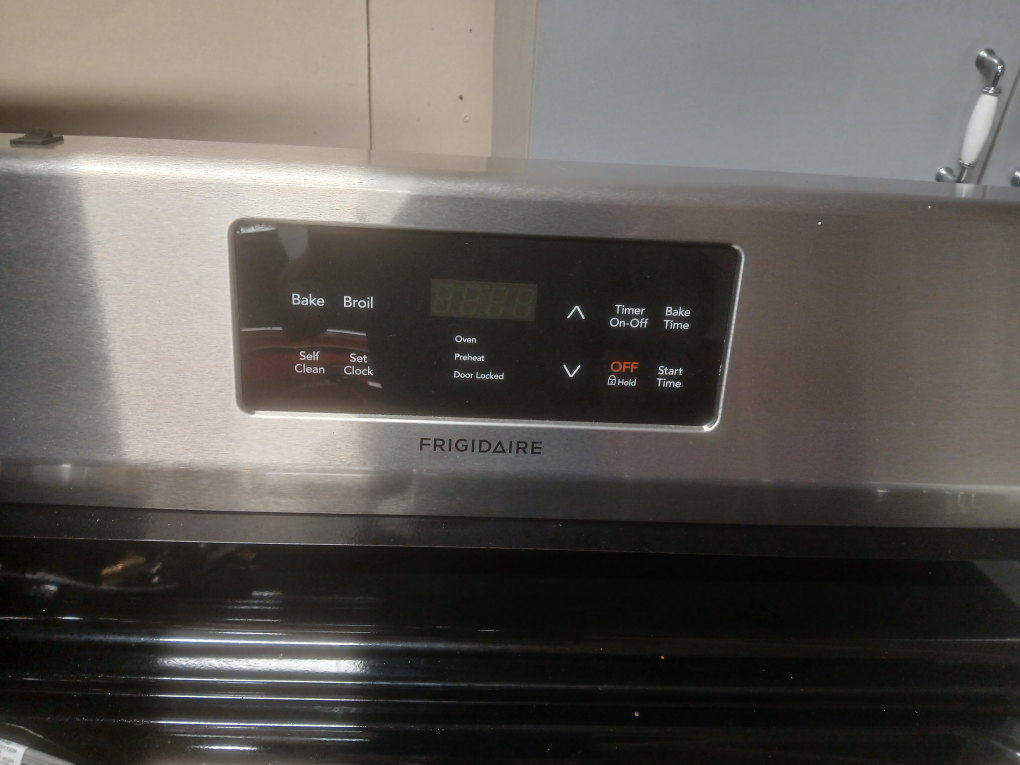 Frigidaire Gas Range - photo 2