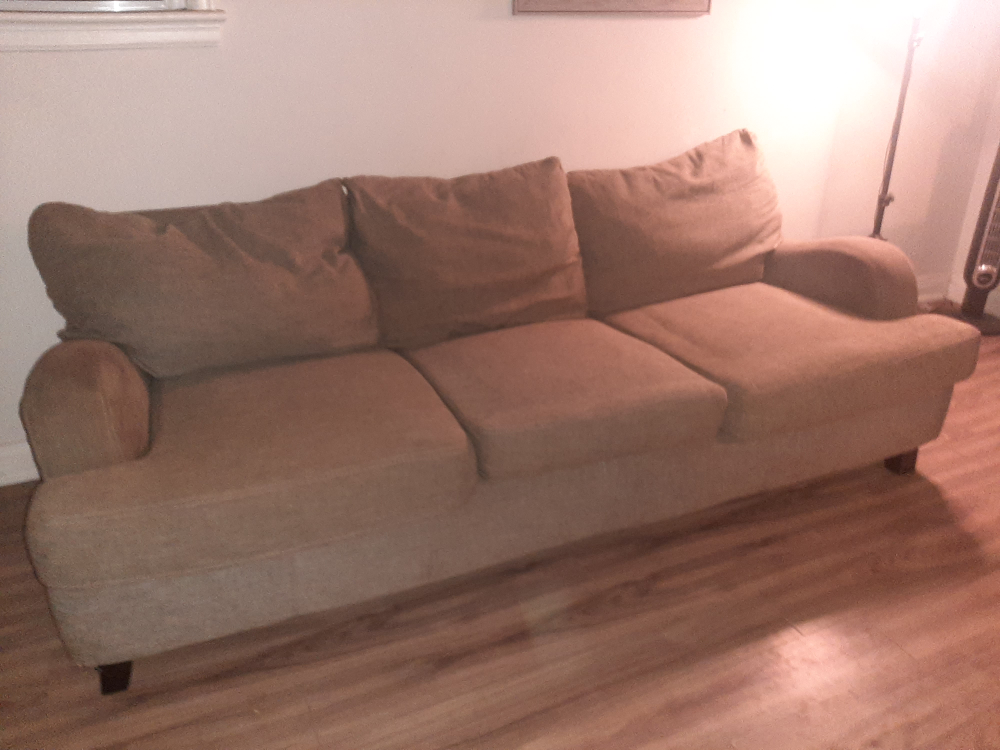 Comfy lounge suite / sofa. 1 x 3 seater and 1 x 2 seater - photo 2