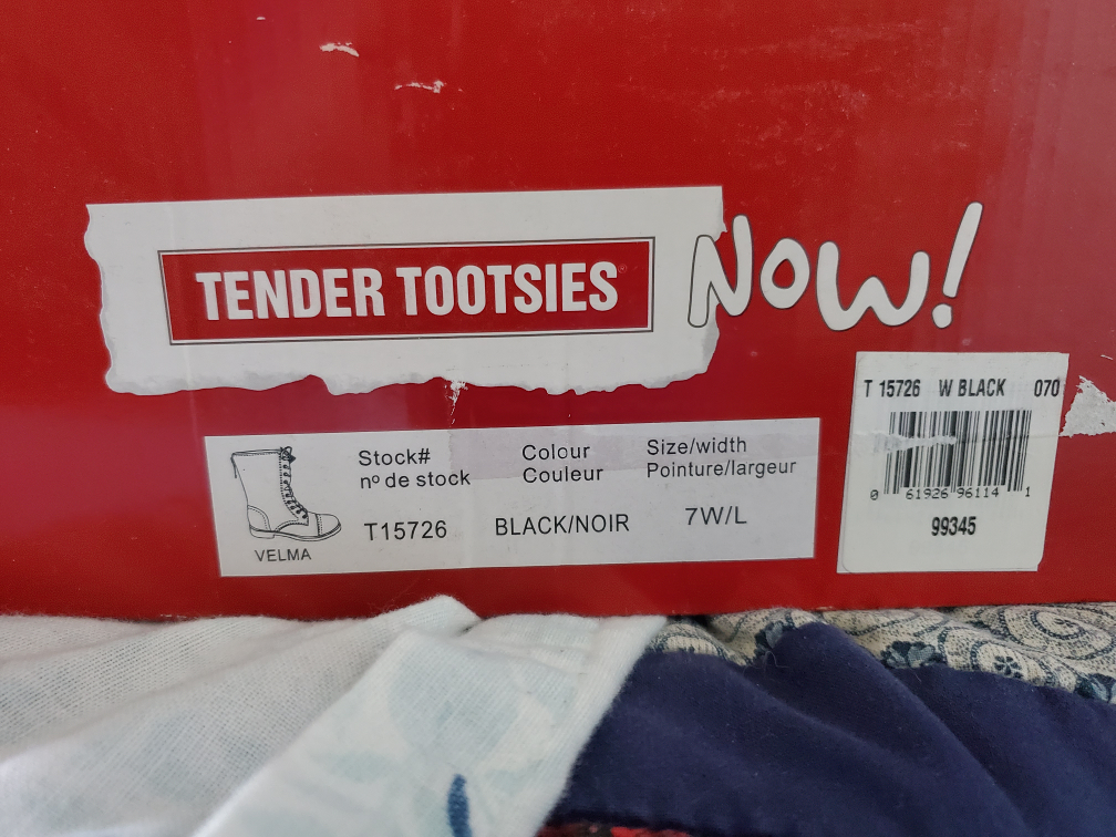 Tender Tootsies Black Boots Size 7W