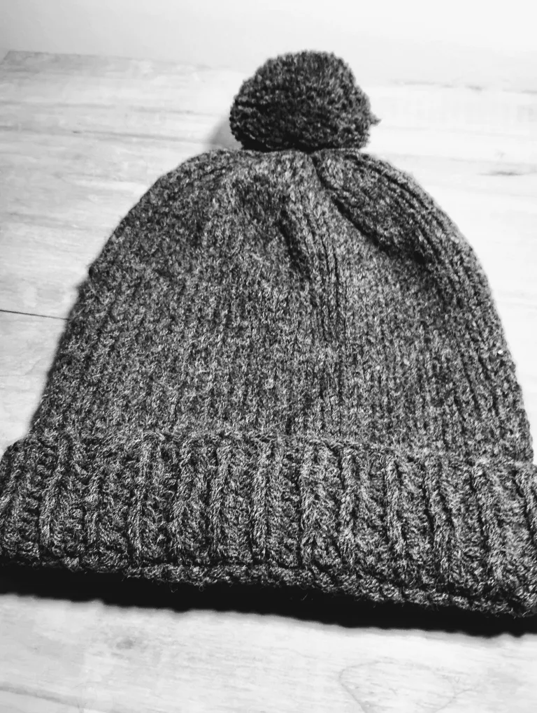 Handmade Knit Toque image indicator(2)