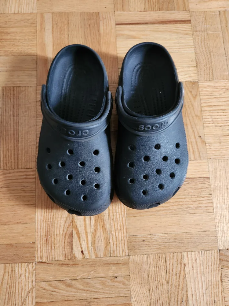 Crocs - Two Pairs image indicator(2)