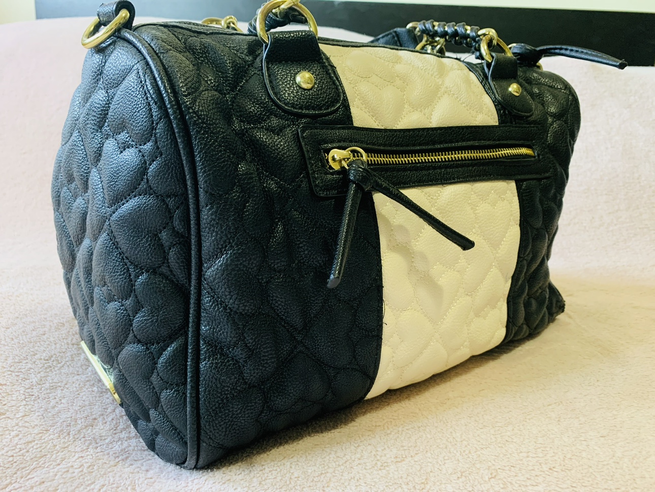Juicy Couture Black and White Quilted Bag - photo 2