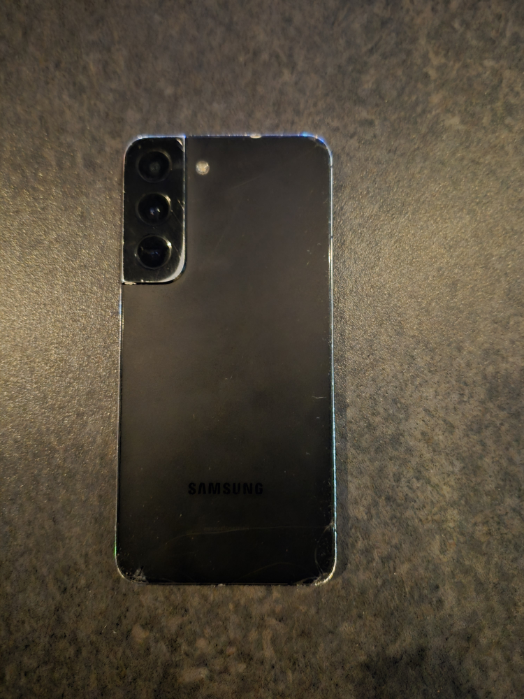 Samsung Galaxy S22 - photo 2