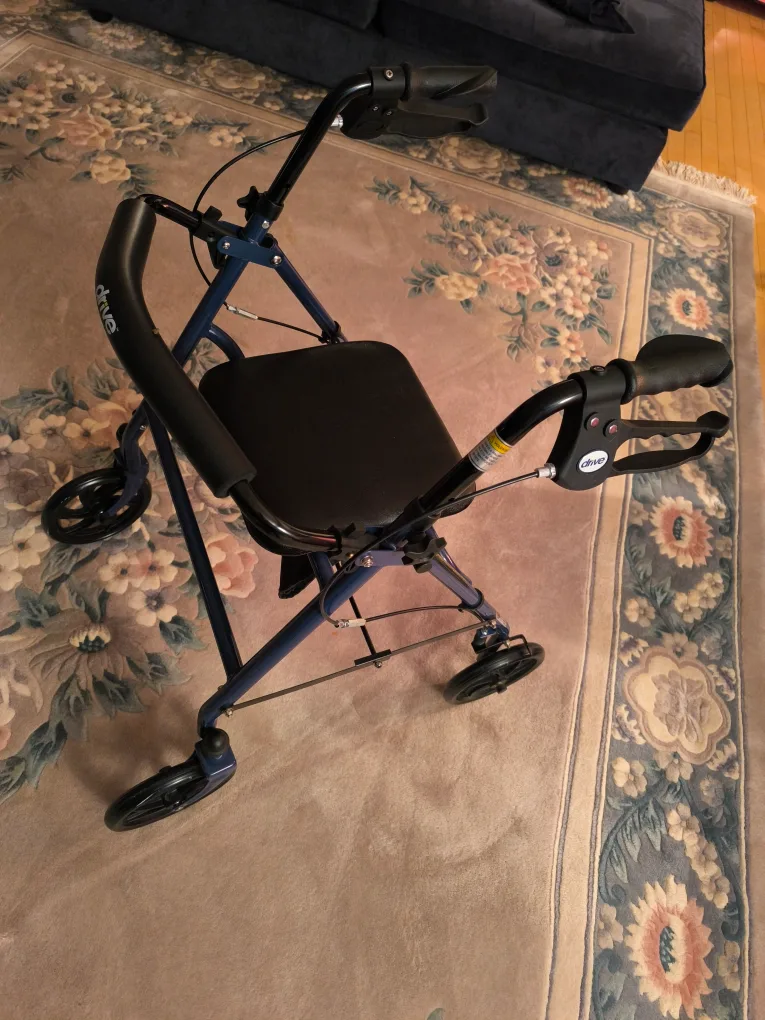Never used-Drive 4-Wheel Folding Aluminum Rollator image indicator(3)