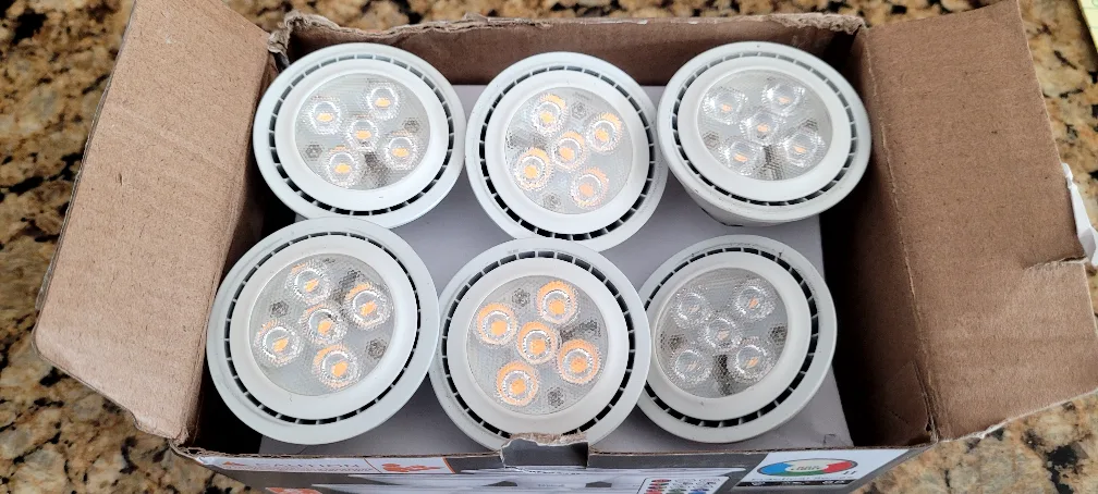 recessed lights with bulbs image indicator(4)