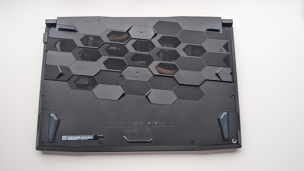 MSI Crosshair B12UGZ-400CA Gaming Laptop (Used, Not Functional) - photo 5