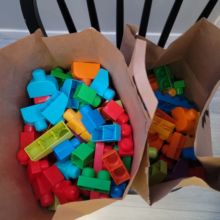Mega Bloks - 226 pieces thumbnail