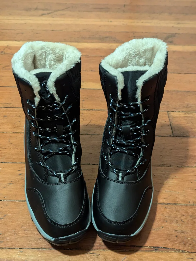 New Ladies Winter Boots sz 9.5 thumbnail