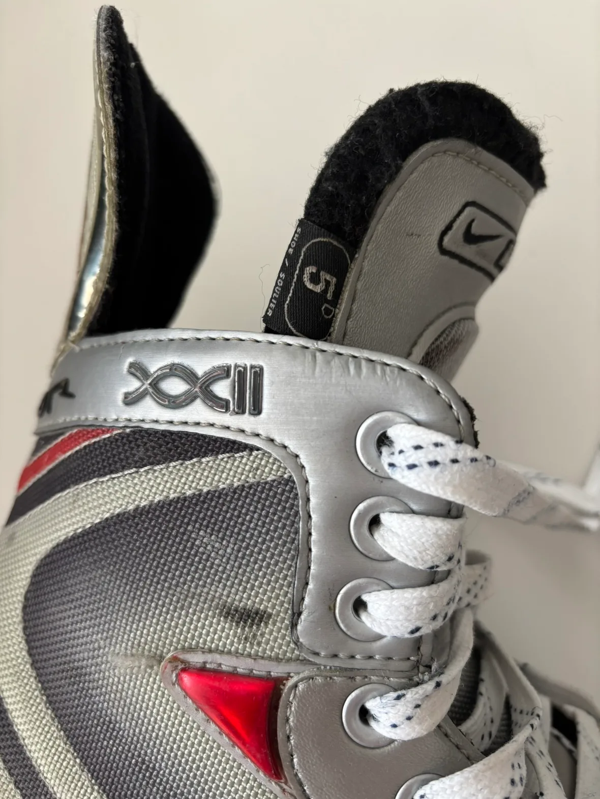 Bauer Vapor XXi Hockey Skates Size 5 youth image indicator(5)