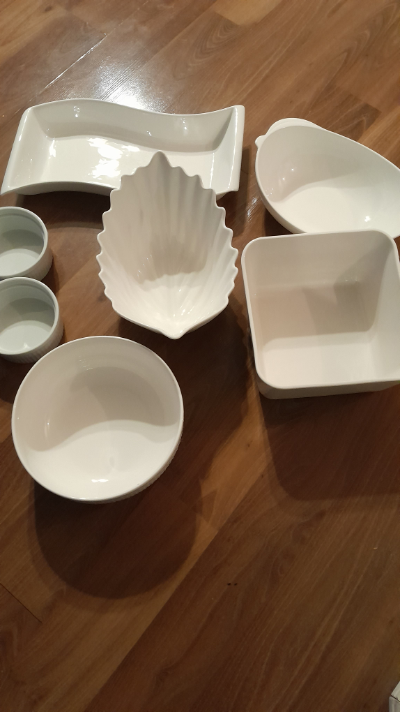 Set of 6 White Dishes