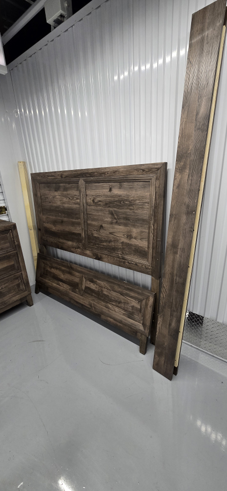 Queen Size Bedroom Set with Dresser and Mirror - photo 5