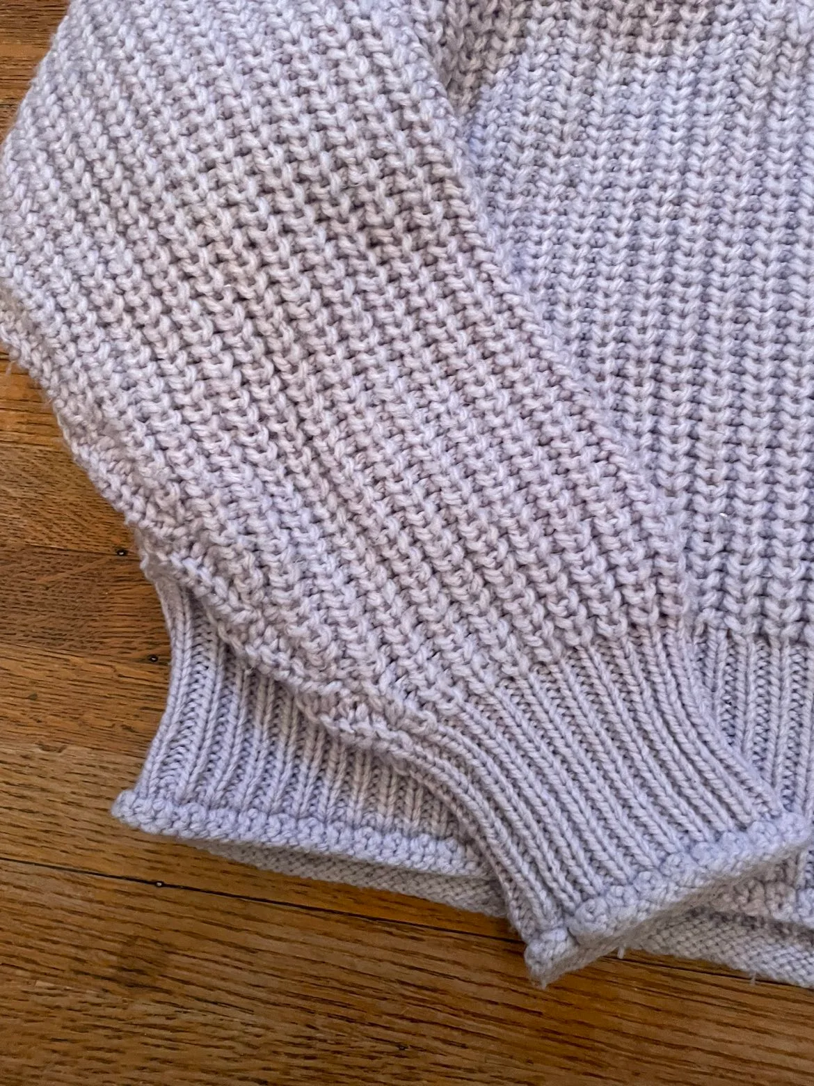 Chunky cable knit sweater image indicator(5)