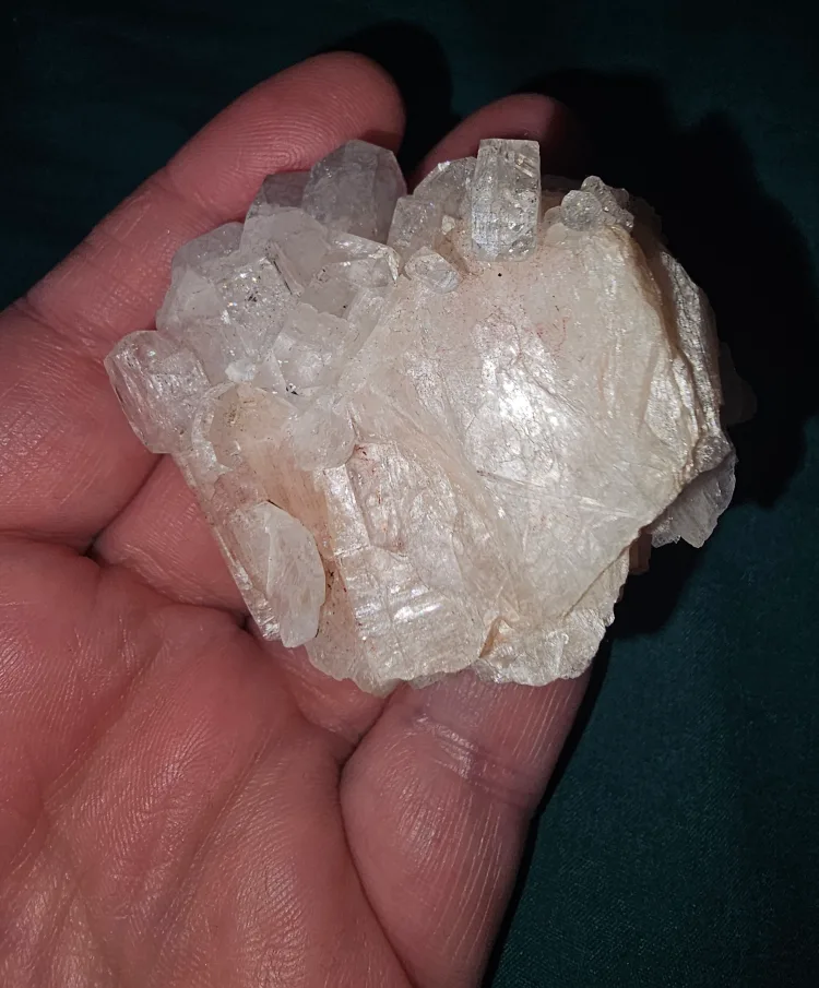 apophyllite and stilbite cluster thumbnail