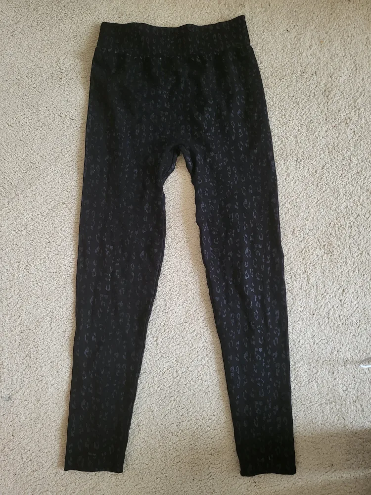 Black Leopard Print Leggings image indicator(2)