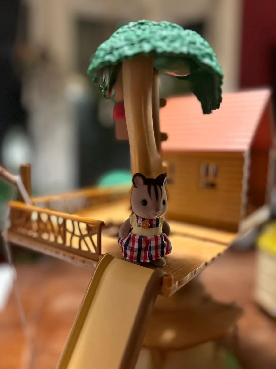 Calico Critters Treehouse Playset with Squirrel Family image indicator(5)