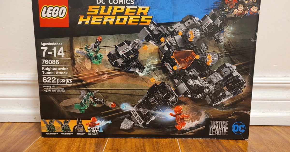 LEGO 76086 DC Comics Super Heroes Knightcrawler Tunnel Attack Karrot