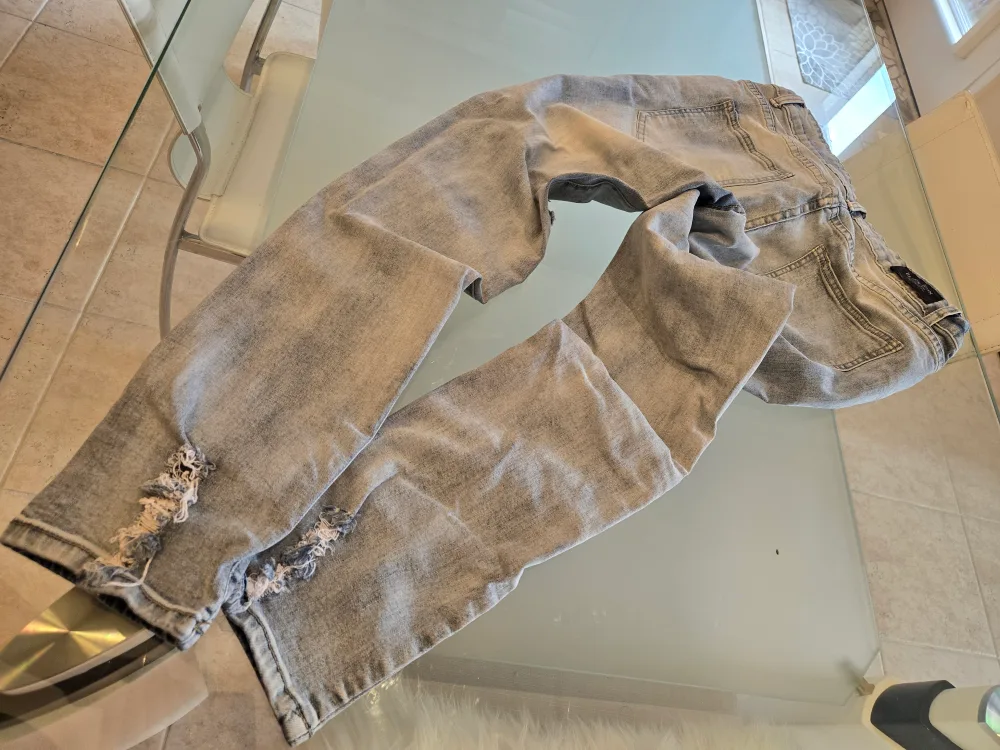 Distressed Denim Jeans image indicator(3)