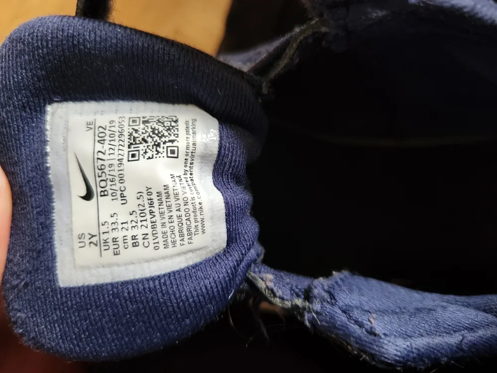 Nike Running Shoes - Size 2Y image indicator(3)