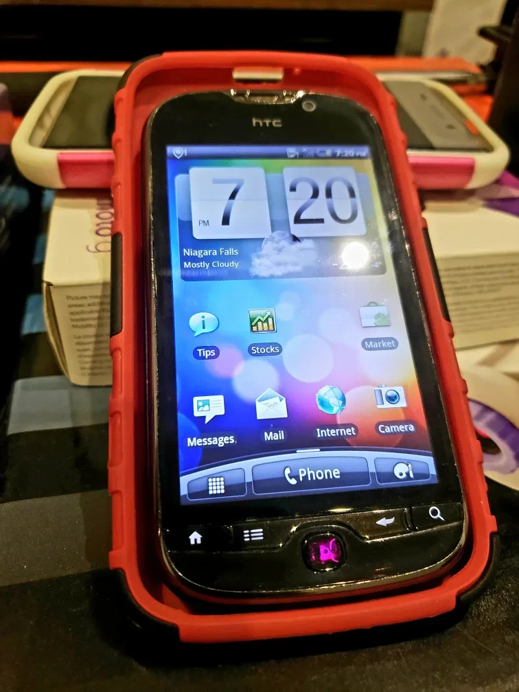 Lot of mobile phones HTC, Motorola Moto G with Box and Cases image indicator(5)