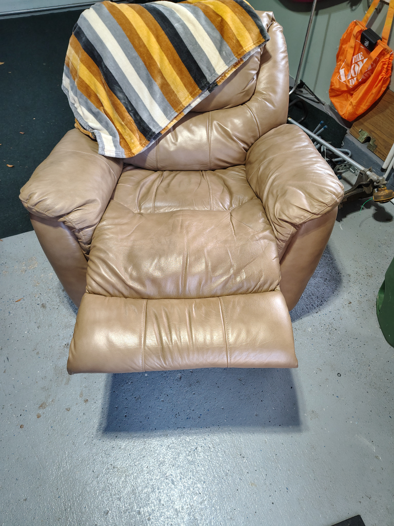 Recliner Chair - photo 2