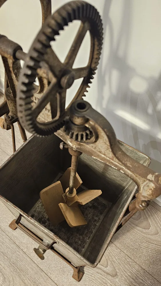 Antique Butter Churn image indicator(3)