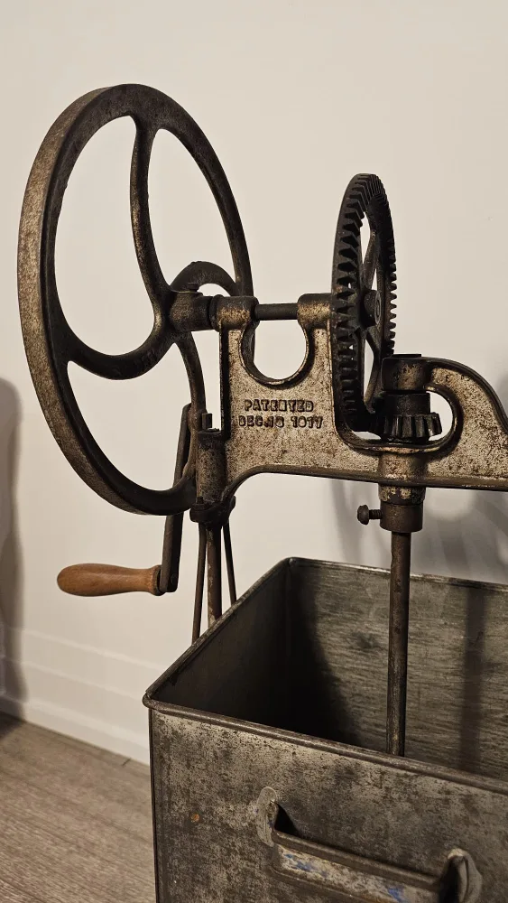 Antique Butter Churn image indicator(4)