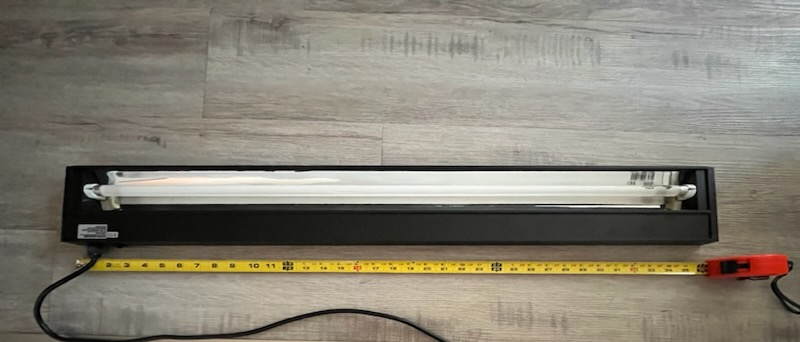 T5 36 inch Light Fixture and Desert Reptile UVB Bulb