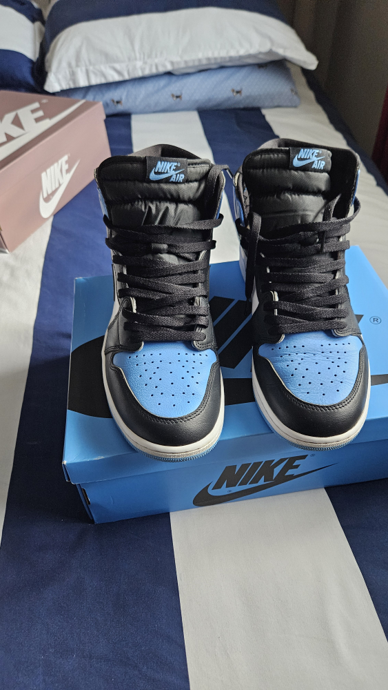 Air Jordan 1 Retro High OG 'UNC' Size 12 - photo 2