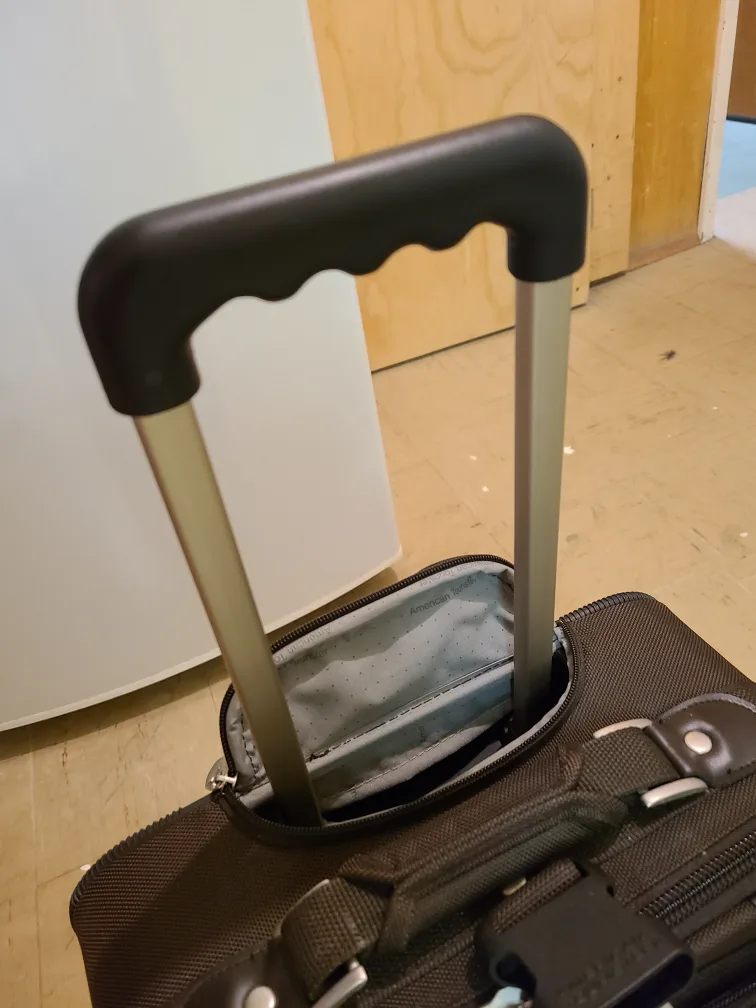 American Tourister Carry-On Suitcase 🧡 image indicator(4)