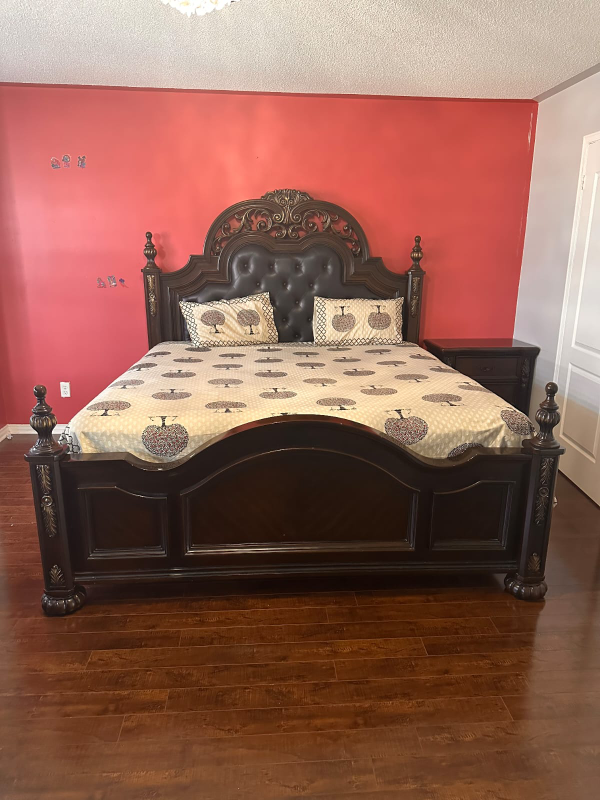 King Size Bedroom Set with Mirror(moving sale)