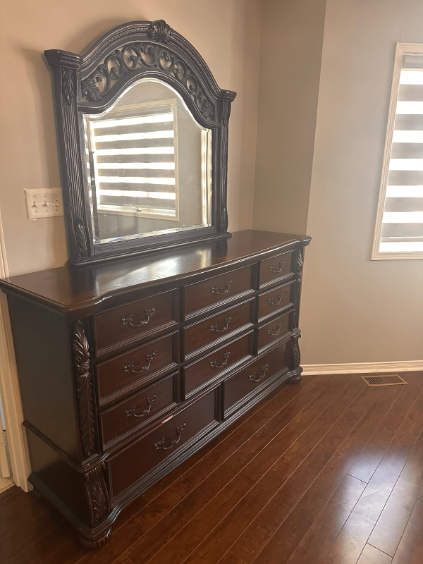 King Size Bedroom Set with Mirror(moving sale) - photo 2