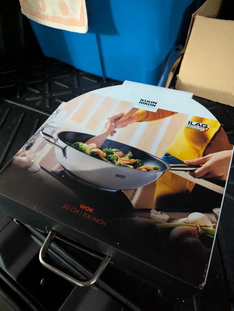 Kuhn Rikon 30cm Wok with Lid - NEW image indicator(2)