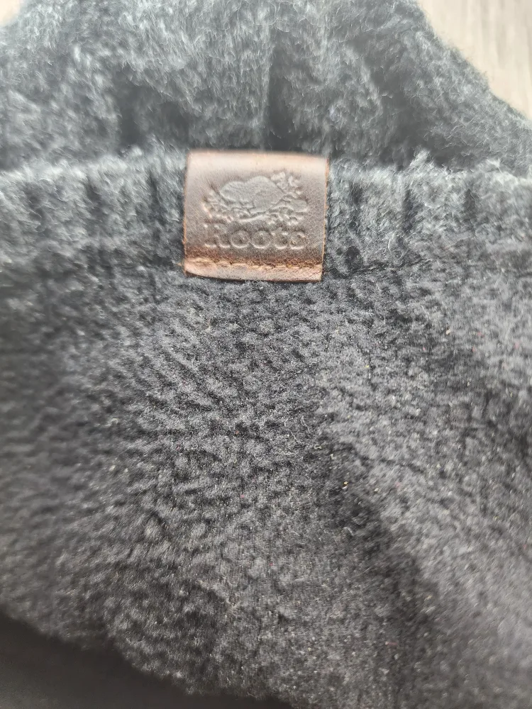 Roots Cable Knit Beanie image indicator(2)