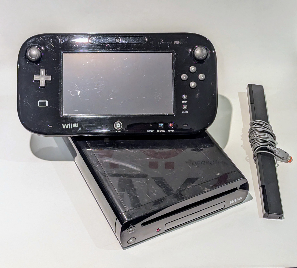 Nintendo WiiU 32GB Console & Gamepad Bundle - Black