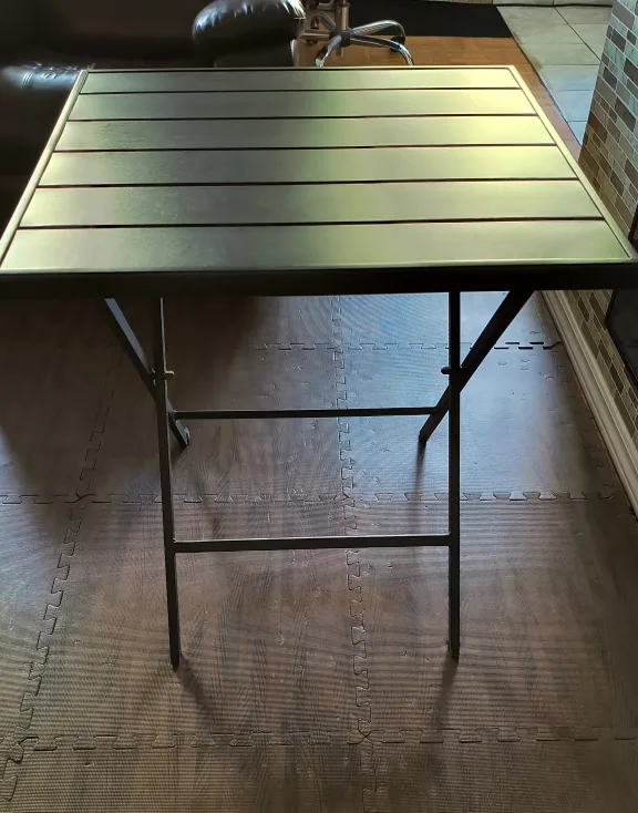 Folding Table thumbnail