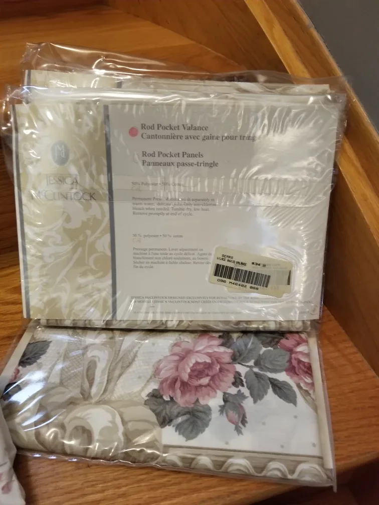 Queen size duvet cover plus more image indicator(3)