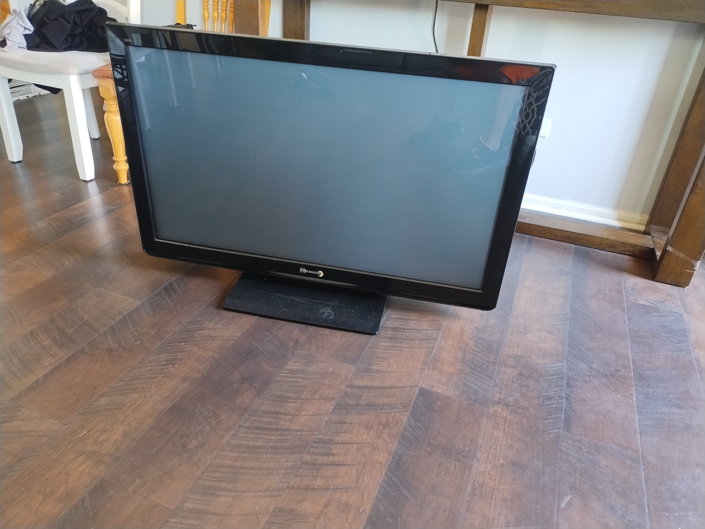 Panasonic 42 Inch LCD HDTV - photo 2