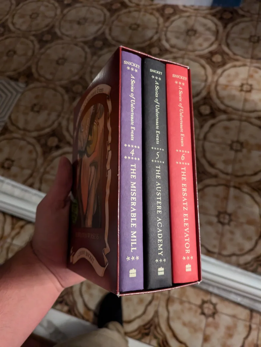 A Series of Unfortunate Events Books 4-6 image indicator(2)