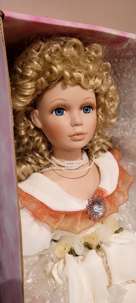Porcelain Doll in Box image indicator(5)
