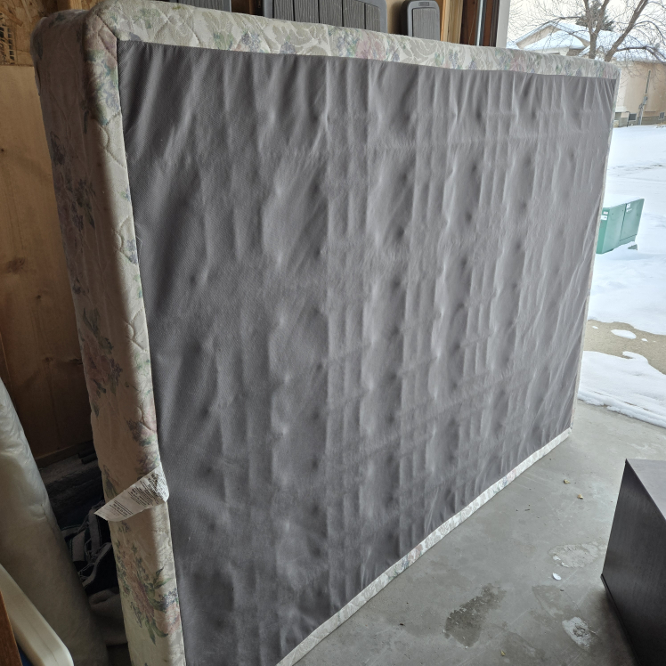 #FREE Queen size Box Spring