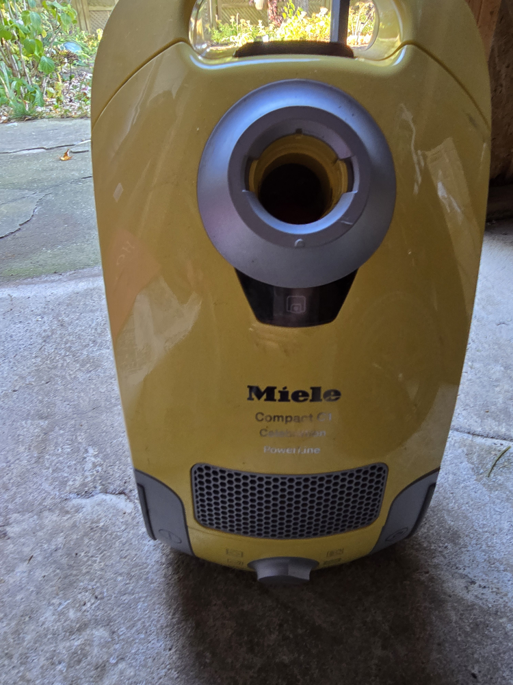 Miele Compact C1 Canister Vacuum