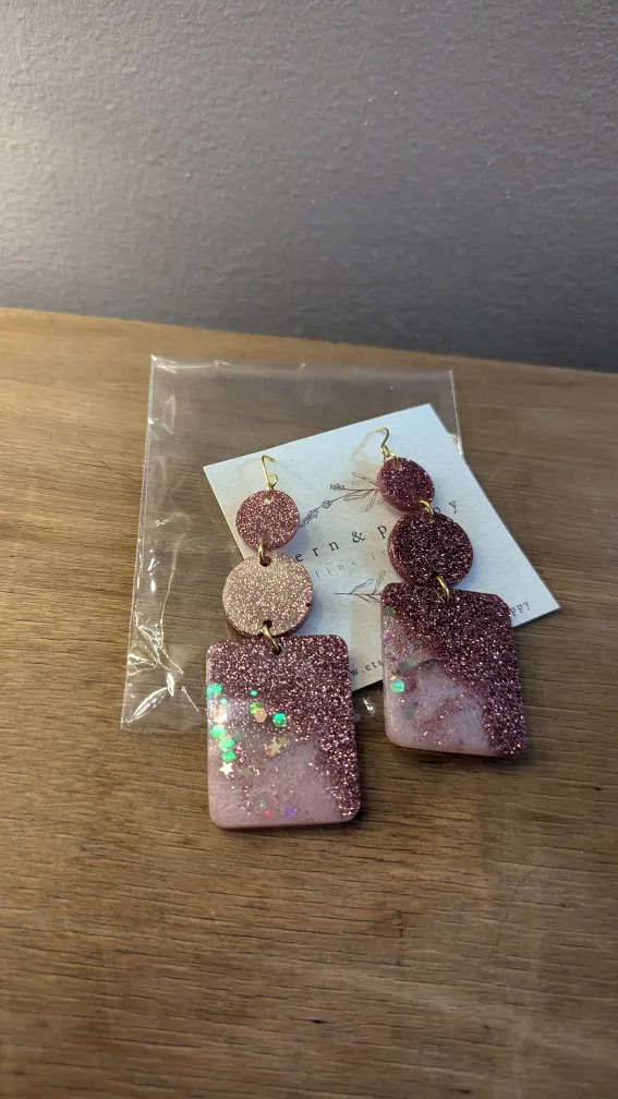 Pink Glitter Resin Earings #freecycle thumbnail