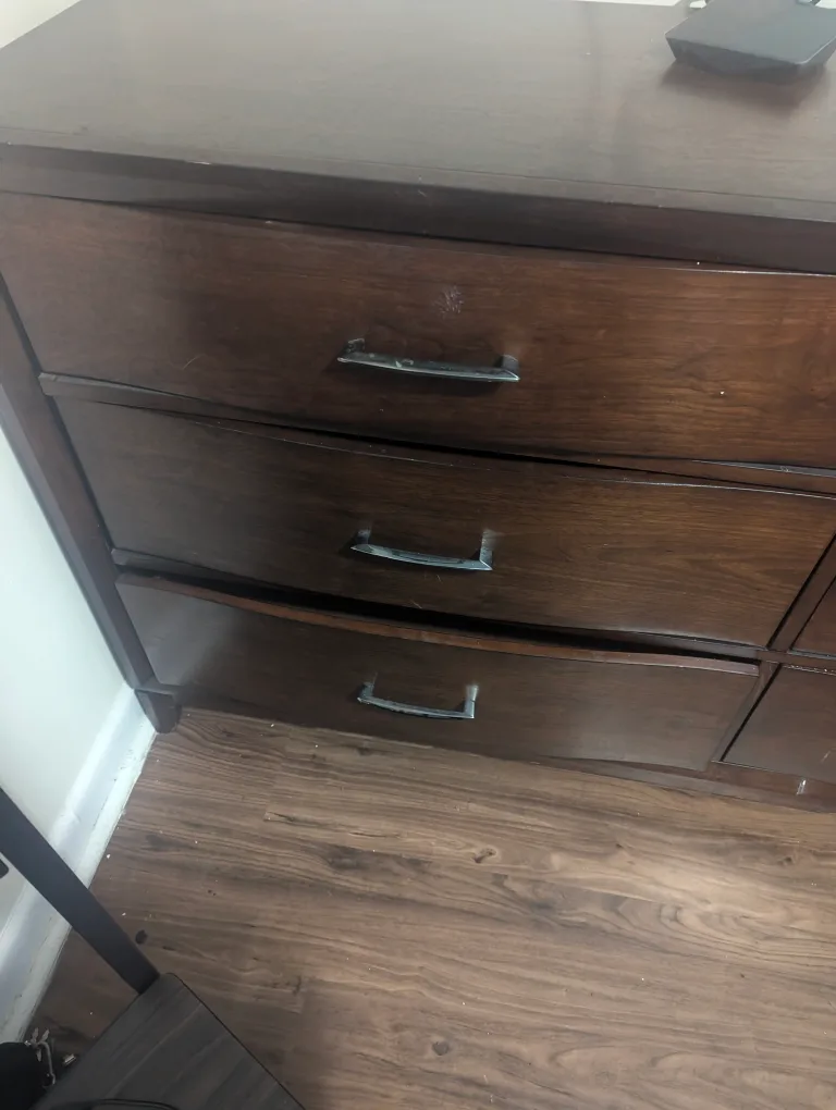 Six-Drawer Dresser image indicator(6)